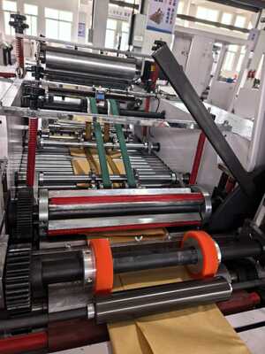 Sistema di controllo PLC Macchina per sacchetti di carta industriali con acqua in inchiostro K Adatta per la produzione continua di sacchetti di carta