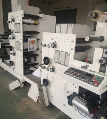 Stampatrice 1300mm di Flexo dell'etichetta dell'autoadesivo con la carta del rotolo del certificato 5colors del Ce