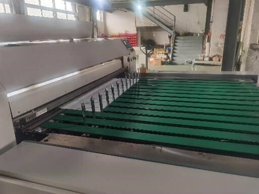 Potere di taglio 800mm della macchina 4.0KW di taglio di strato Rewinder con il touch screen dello SpA