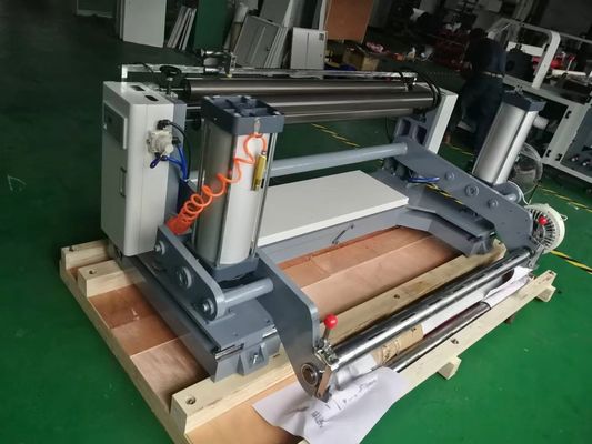 Potere di taglio 800mm della macchina 4.0KW di taglio di strato Rewinder con il touch screen dello SpA