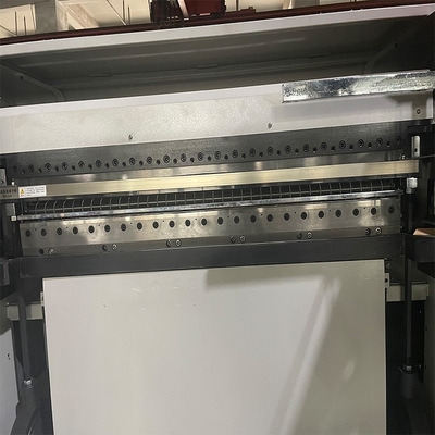 Alta velocità della tagliatrice dell'incrocio del computer HJ-1400 con il taglio di taglio servo del controllo motorio 1400mm per il taglio della carta a4