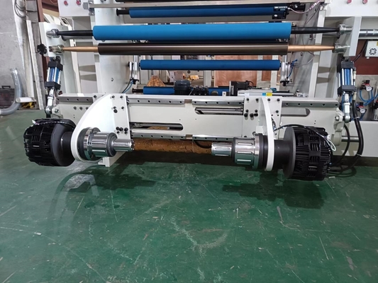 Macchina di taglio completamente automatica di HJ-C1600-III Rewinder con tre il servo ANIMALE DOMESTICO BOPP non tessuta