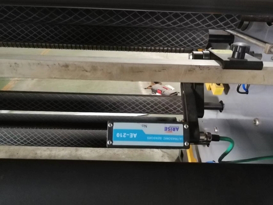 HJ-C1400-III servo Rewinder di taglio, 10-400m/min velocità, 4200KG peso, AirTac Compoent pneumatico, macchina del grasso corporeo