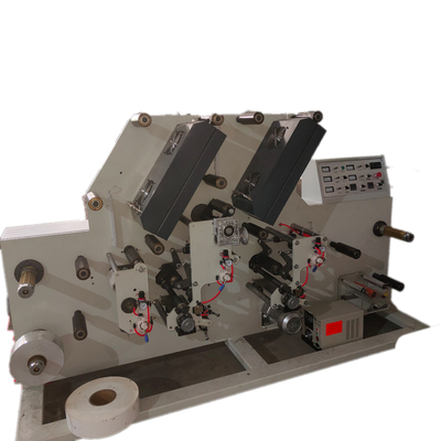 La stampatrice ad alta velocità di Flexo per efficienza massima, stampante il colore è whitle, il nastro, la carta kraft, inchiostro
