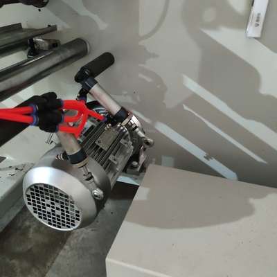 La stampatrice ad alta velocità di Flexo per efficienza massima, stampante il colore è whitle, il nastro, la carta kraft, inchiostro
