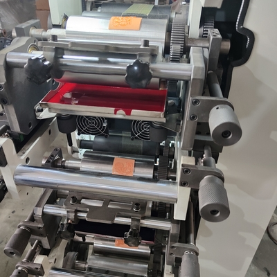250 mm Lunghezza 180 mm Larghezza Maglietta ad alta velocità Flexo 5-60 m/min Velocità 0.15 mm Precisione