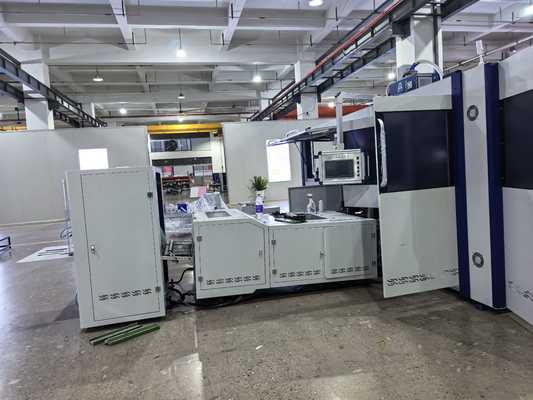 Fully automatically crease-free sheet feeding paper bag making machine