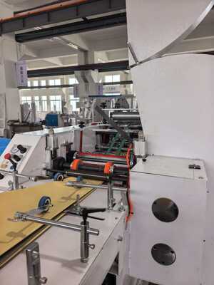 Macchina per sigillare e tagliare sacchetti di carta Kraft con larghezza da 420 a 600 mm e rotolo di stampa in ceramica a 400 maglie