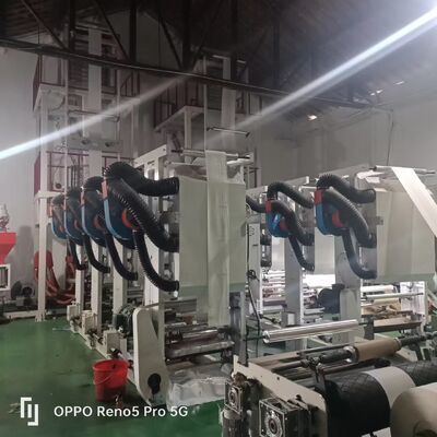 Diametro della vite 55 mm 2 o 65 mm 2 mm Film Extruder Machine Potenza totale 11-21kw Capacità di estrusione da 100 a 500 kg h per l'estrusione di pellicole di plastica