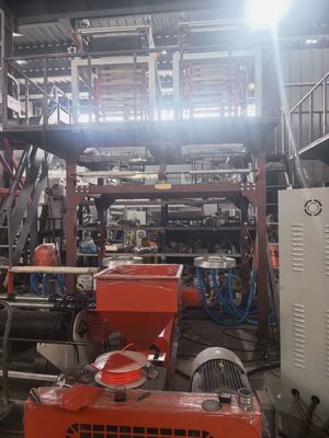 Spessore della pellicola da 0,004 a 0,1 mm Sistema di estrusione flessibile della pellicola con capacità di estrusione da 100 a 500 kg all'ora per le linee di produzione della pellicola