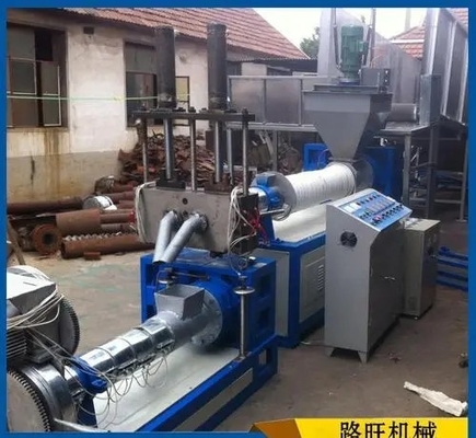 Linea di produzione di plastica tagliente calda dell'espulsore del granulatore plastica dello spreco