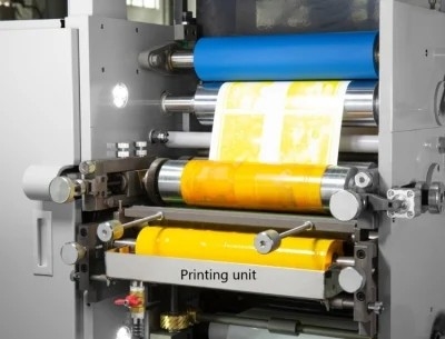 Stampatrice ad alta velocità di Flexo dell'etichetta, rullo di Anilox, essiccatore di IR, stampatrice dell'etichetta di 220V Flexo 380V con vernice UV