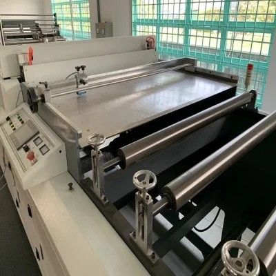rotolo di carta automatico 220V alla tagliatrice dello strato