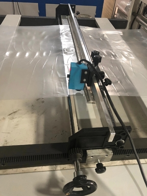 220V 50HZ sulla borsa di plastica della copertura del vestito del rotolo che fa macchina con la carta per copertine elettrica statica di Elimination#Suit Carry Bag Make