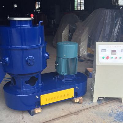 Linea di produzione di plastica tagliente calda dell'espulsore del granulatore plastica dello spreco